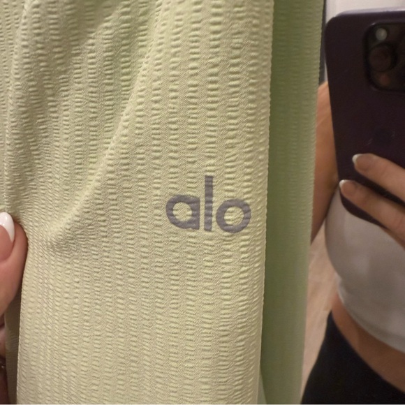 Alo Yoga Dream Scape Green Tea - Picture 4 of 9